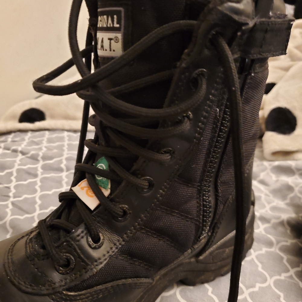 Steel toe boots for women